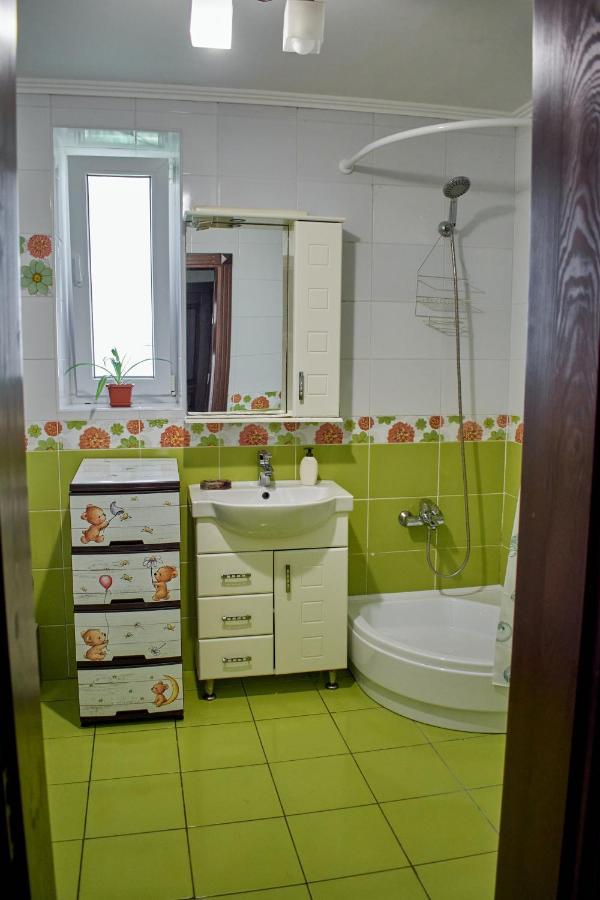 Vacation Home Lubov Kamianets-Podilskyi Luaran gambar