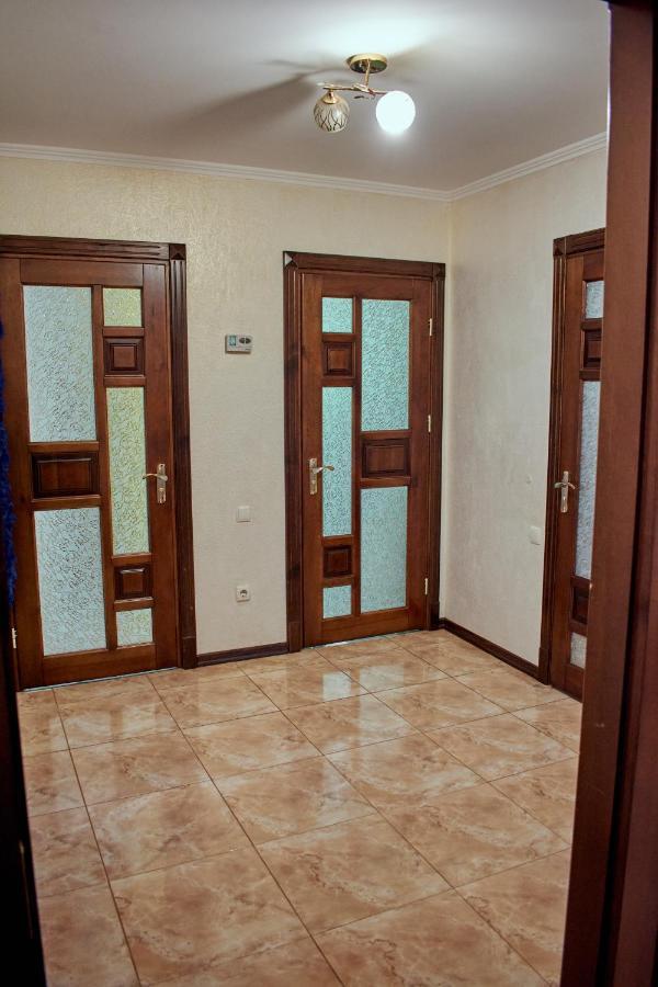 Vacation Home Lubov Kamianets-Podilskyi Luaran gambar