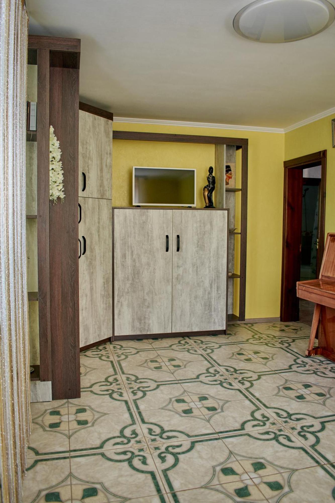 Vacation Home Lubov Kamianets-Podilskyi Luaran gambar